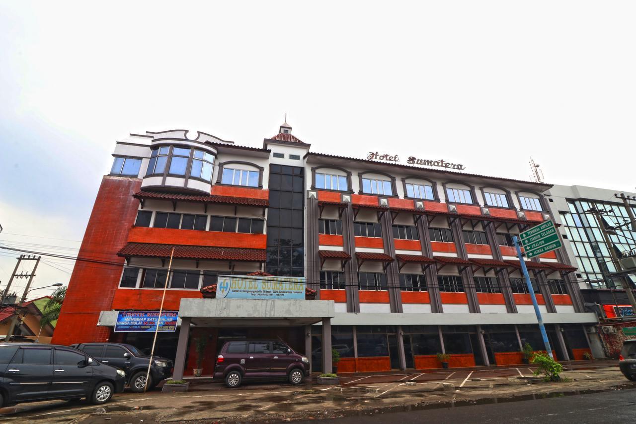 Hotel Sumatera Medan Bagian luar foto
