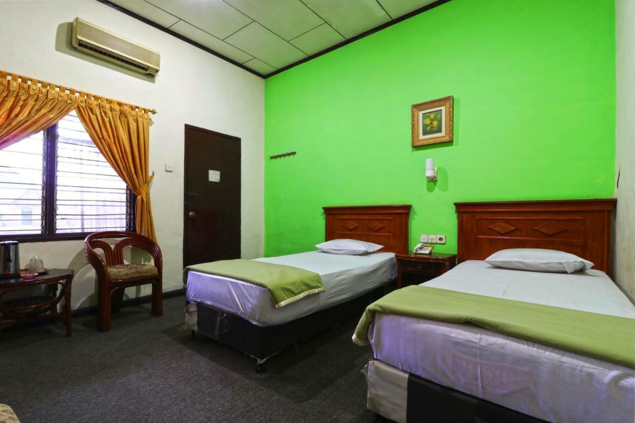 Hotel Sumatera Medan Bagian luar foto