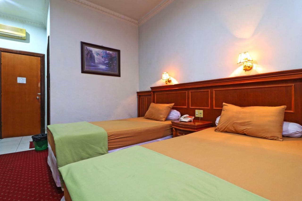 Hotel Sumatera Medan Bagian luar foto