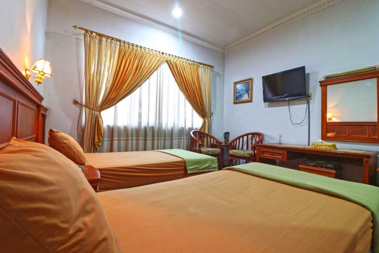 Hotel Sumatera Medan Bagian luar foto