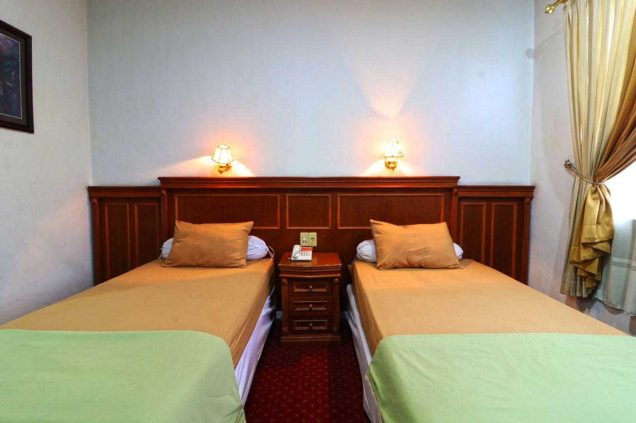 Hotel Sumatera Medan Bagian luar foto